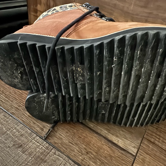 TOMS Women's Mojave Waterproof Dark Ember
Brown Leopard Ankle Boots - Size 8 - Picture 4 of 5